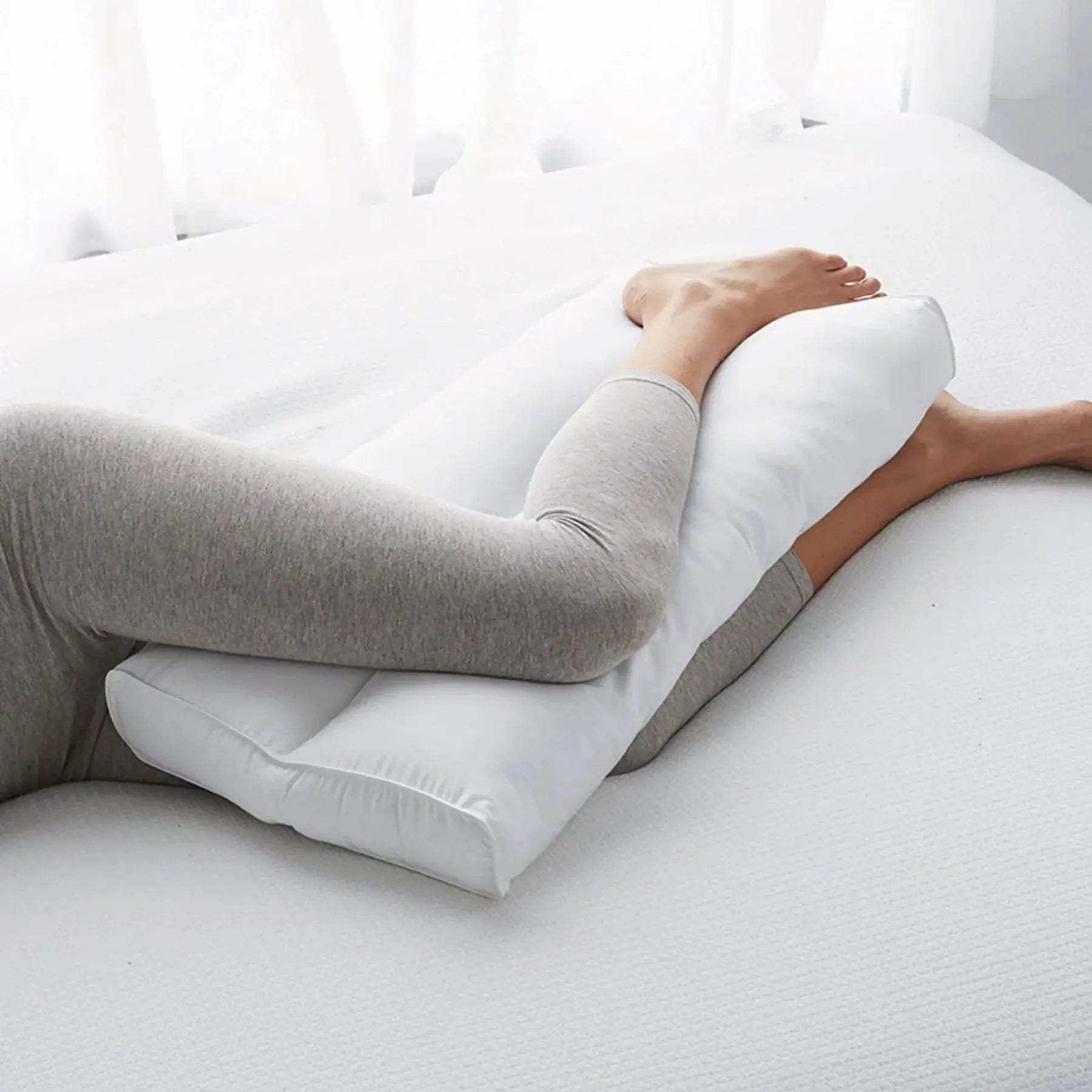 Down Alternative Knee Pillow