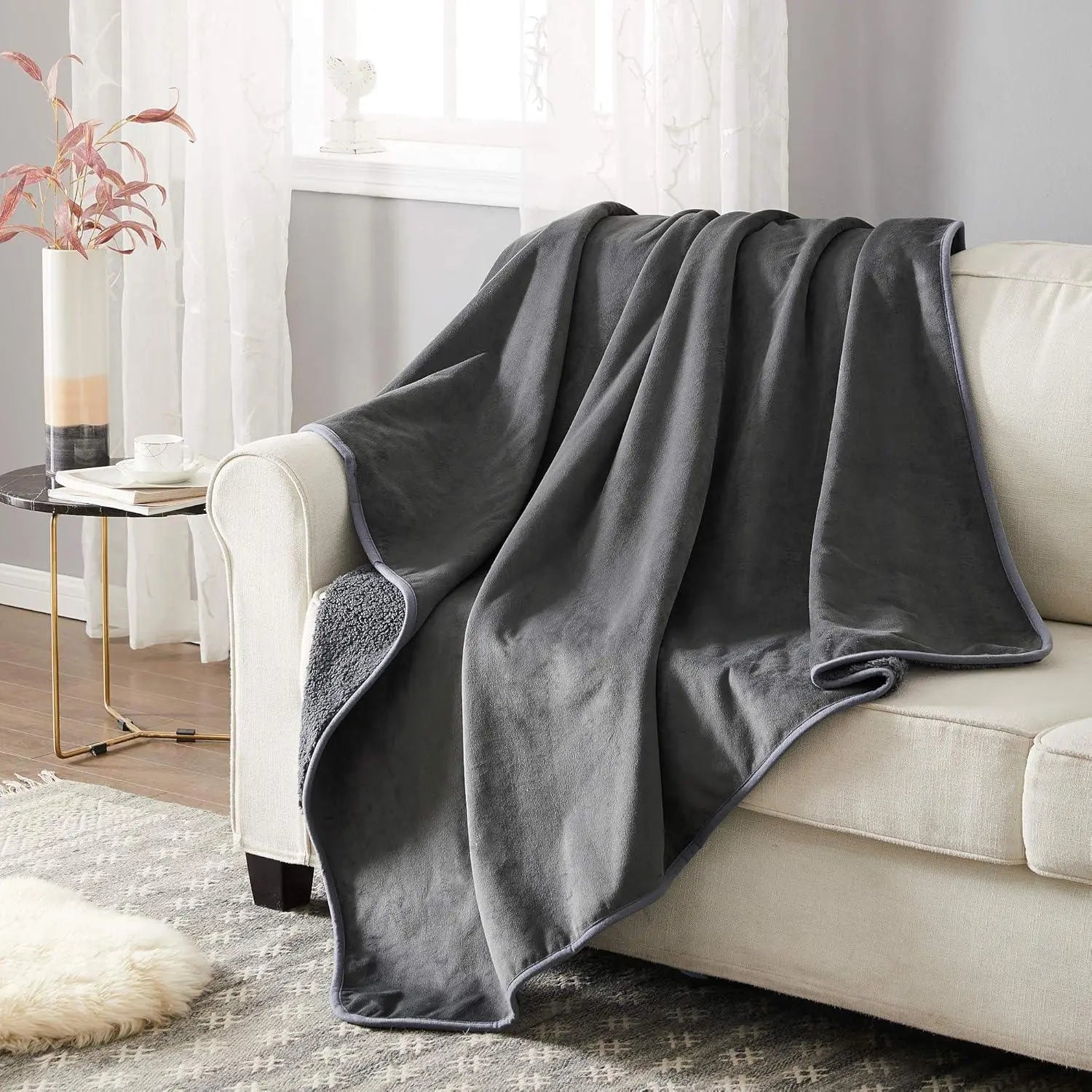 Reversible Flannel Sherpa Blanket